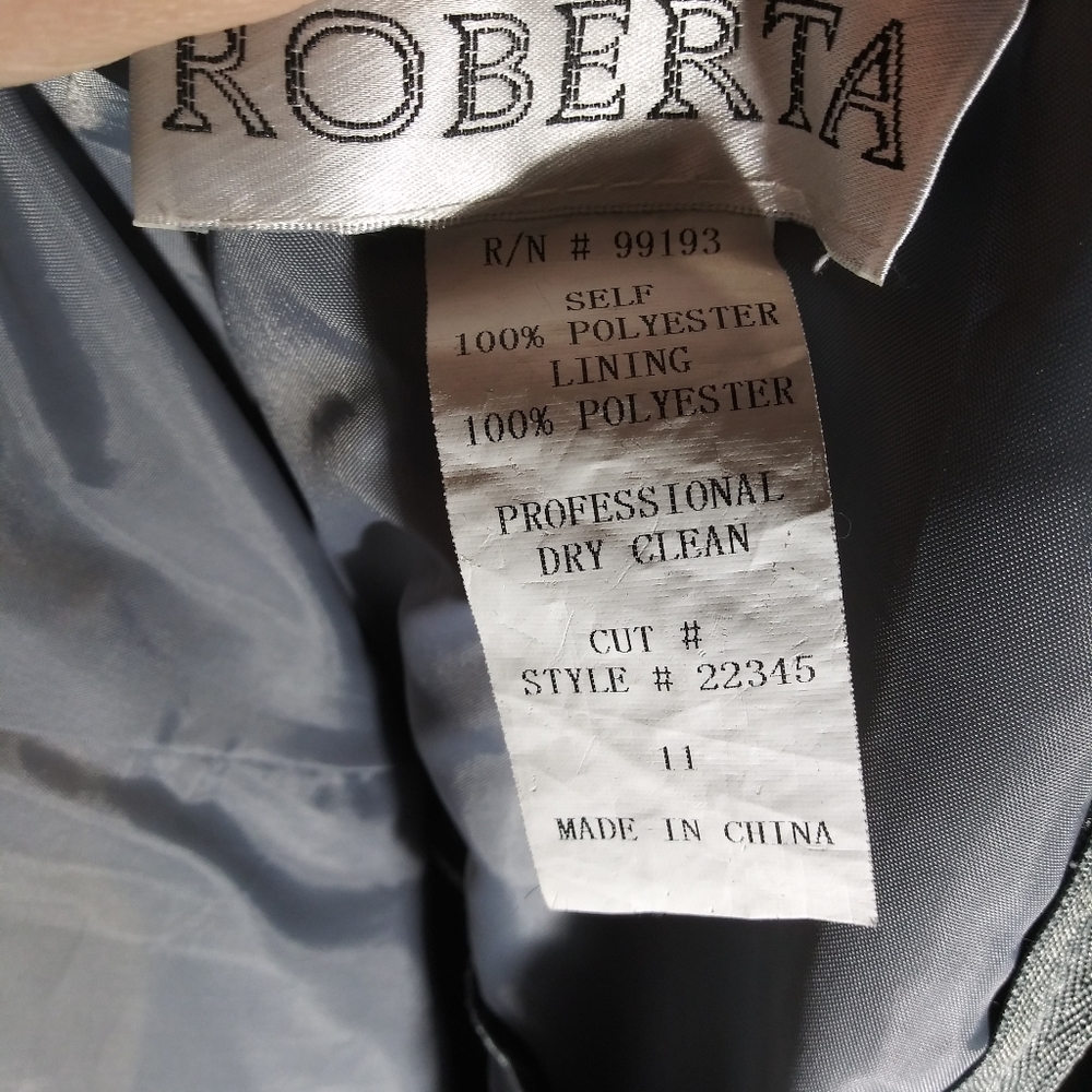Roberta   (F-C) - Picture 3 of 3
